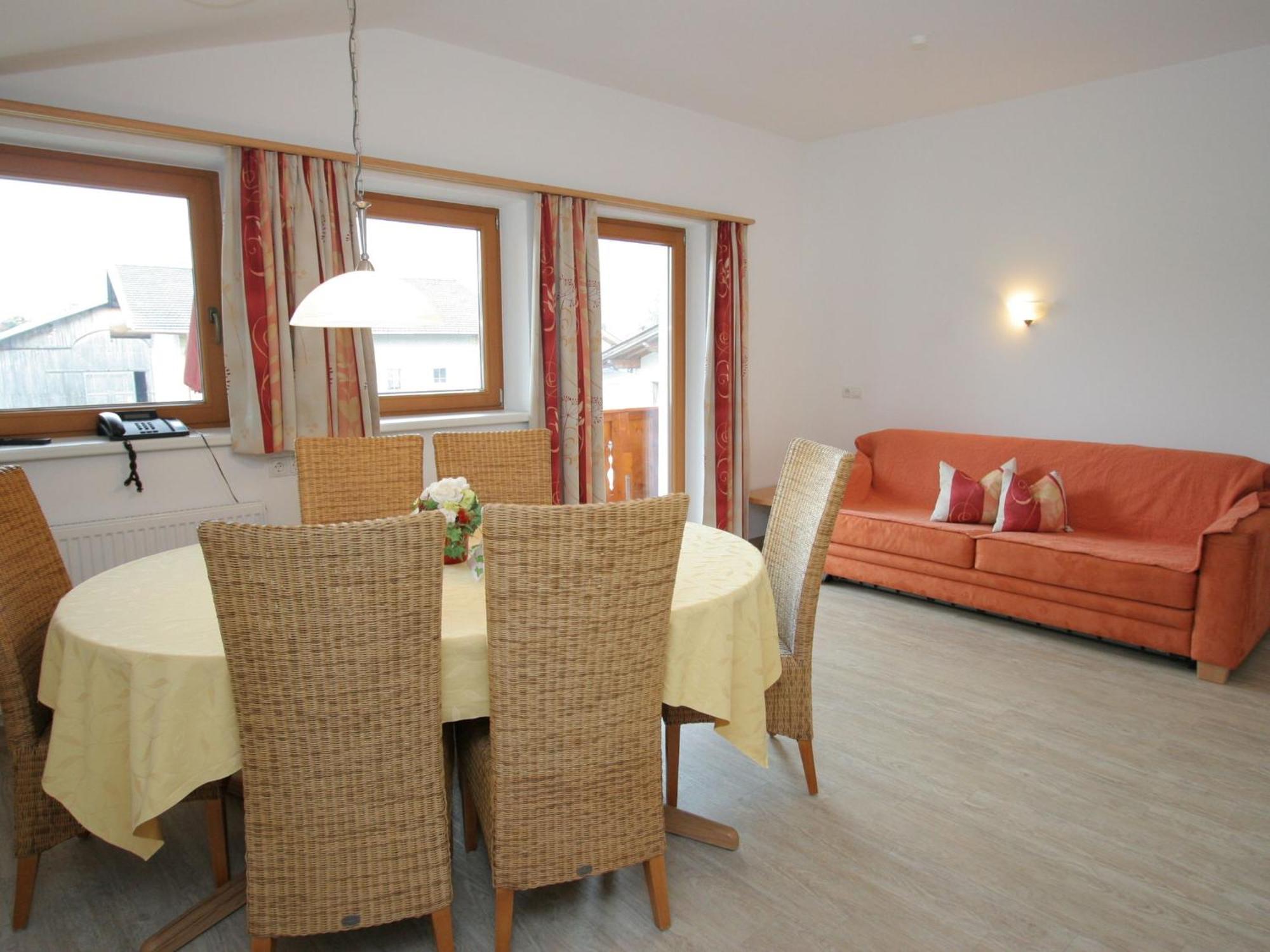 Charming Apartment In Uderns With Balcony Eksteriør billede