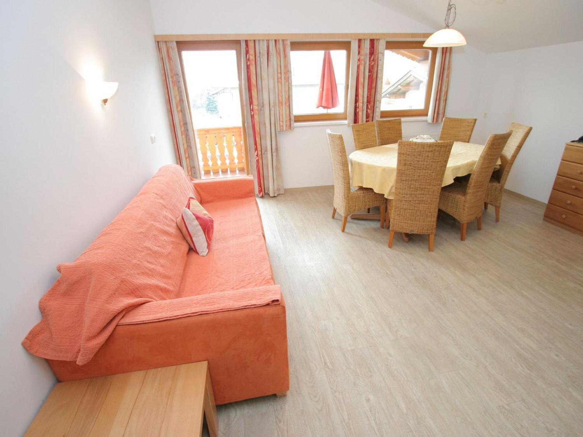 Charming Apartment In Uderns With Balcony Eksteriør billede