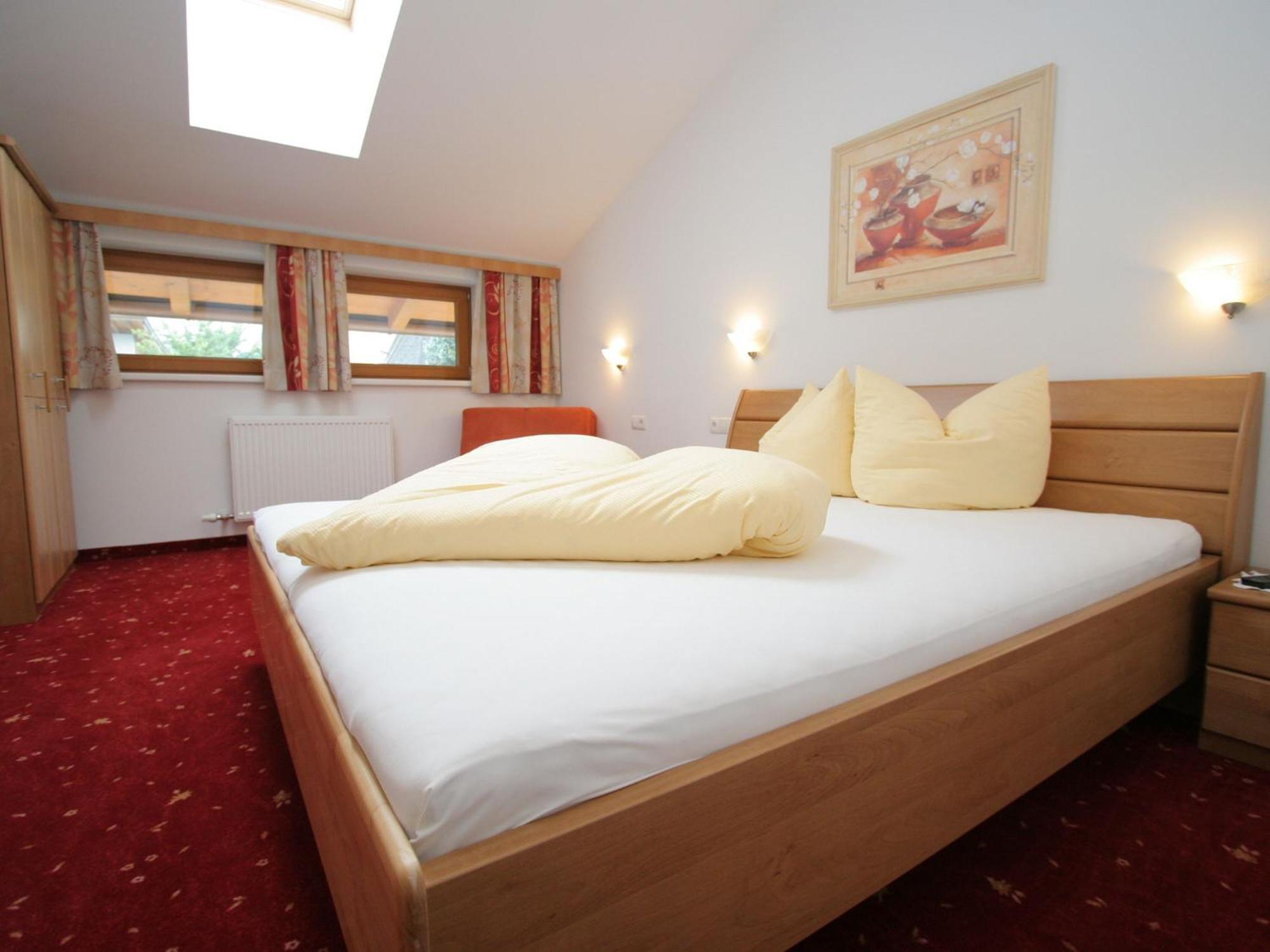 Charming Apartment In Uderns With Balcony Eksteriør billede